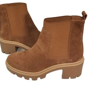 NWOT Antonio de Faria Tara Chelsea Booties